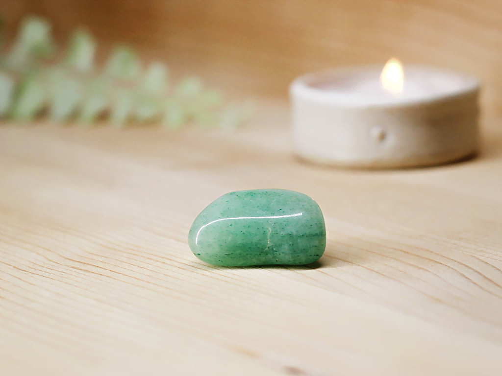green-aventurine-tumblestone