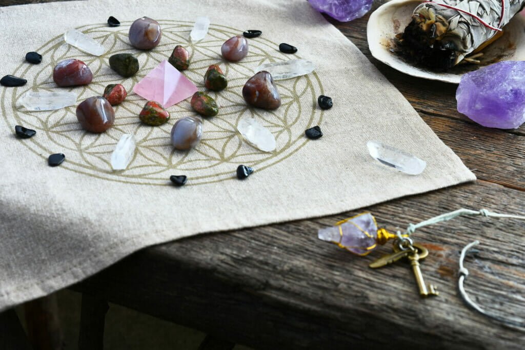 How To Use Crystal Grids